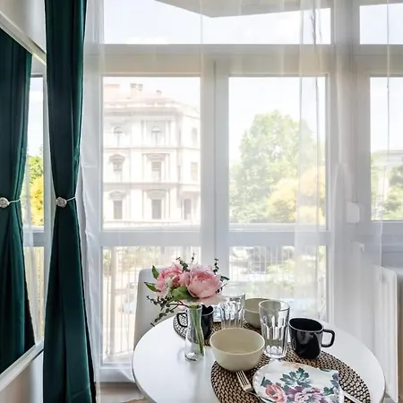 Stylish Great Location *