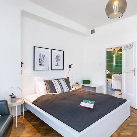 Stylish Great Location