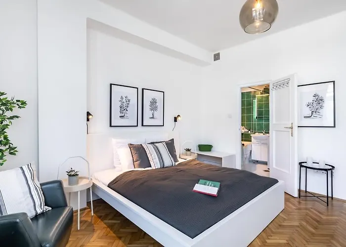 Stylish Great Location